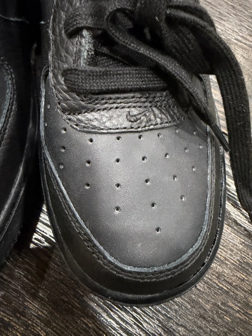 Nike Air Force 1 LV8 AF1 Black/Gum Leather Sneaker Size 6.5Y